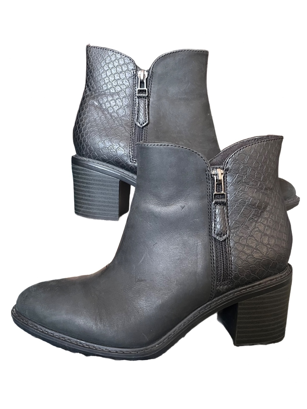 Clark’s Women’s Leather Scene Black Ankle Boots, size 7.5 Excellent Condition